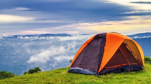 Comment bien choisir sa tente en fonction de ses besoins et de la saison ?